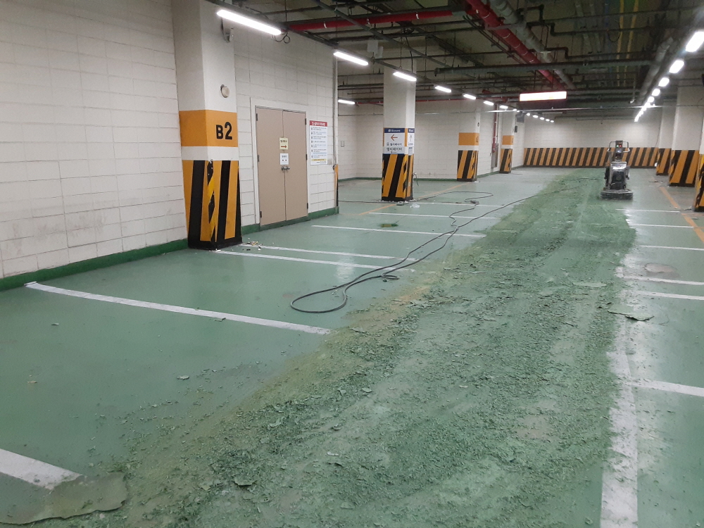 옥천 / 우레탄제거 관련 작업으로 고급스러운 마감이 돋보입니다. (지역의, 소개) · 디테일한 마감 처리로 완성도 높은 결과물을 확인할 수 있습니다.